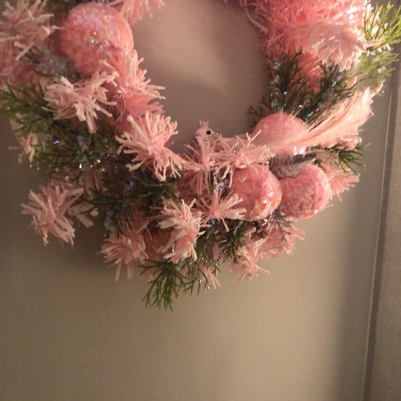 SALE‼️Pink Christmas Wreath - Picture 3 of 9